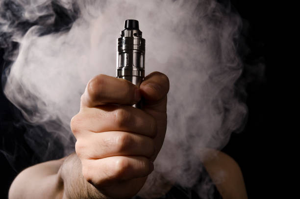 Smoke & Vape Facts 2025 – Trends, Risks & Safe Use